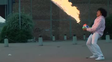 Sneakers Vans white in the clip I do it to Rilès