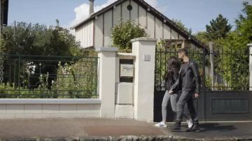 Zapatillas Adidas Superstar en el video musical Black Rose de Rim'k