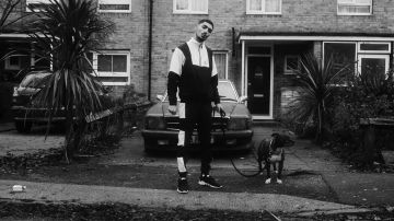 Soporte Adidas EQT 93/17 de Sneazzy en el clip N17