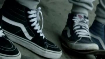 The Vans shoes SK8 hi in the clip Love musik Ayo feat. Youssoupha