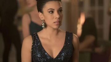 Vestido de lentejuelas azules de Florencia "Flo" Fuentes (Chrissie Fit) en Pitch Perfect 3