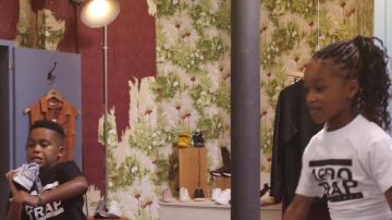 Zapatillas Reebok Classic Club C 85 en el clip Afro Trap part.9 (Faut les Wet) de MHD
