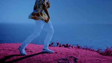 Shoes Converse All Star Core OX white in the clip Do It Again Pia Mia