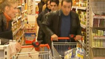 Le lait Viva acheté par Jean Dujardin et Alexandra Lamy au supermarché dans la série Un gars, une fille S01E05