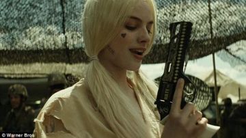 El arma de Harley Quinn (Margot Robbie) en Suicide Squad