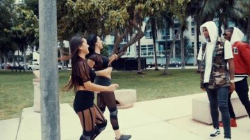 The vans old skool black white in the clip 24/7 Shanna Kress