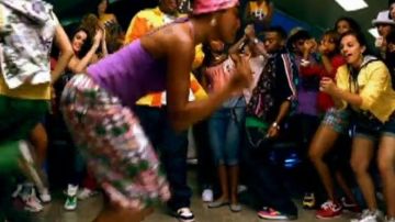 The Nike Classic Cortez in the movie clip Beautiful Girls of Sean Kingston