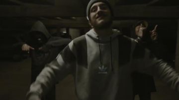 Sweatshirt Adidas Django for his clip Billy Cocain
