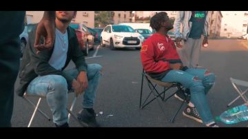 The Converse Chuck Taylor All Star en el videoclip Vas y mollo de SNG
