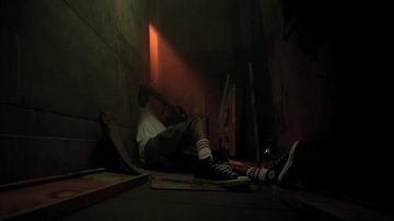 Zapatos Chuck Taylor Converse All Star en el video musical No Sleep de Wiz Khalifa