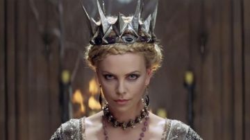 The crown of queen Ravenna (Charlize Theron) in Snow White and the huntsman