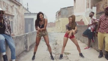 Les chaussures Puma vikky hi dans le clip Girl like de Tinie Tempah