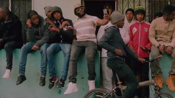 Las zapatillas Balenciaga de Gradur en su clip Illegal