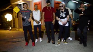 Arcangel x Bad Bunny X Dj Luian X Mambo Kingz - Tu No Vive Asi [Video  oficial]: Clothes, Outfits, Brands, Style and Looks | Spotern