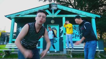 The pair of Vans Old Skool in the clip the Bottom of the class of Columbine feat. Foda C