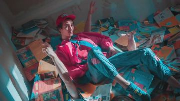 The pair of Reebok Insta Pump Fury in the clip the Flowers of evil Columbine