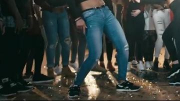 Sneakers Reebok classic black in the clip As the dab Section Pull Up