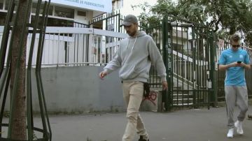 The Nike cap grey in the clip L. D. S of Vald