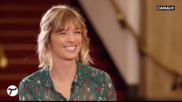 The printed shirt of Isabelle Ithurburu in The tube of the 30/09/2017