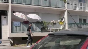 El par de Adidas Ultra Boost en el clip Naha de PNL