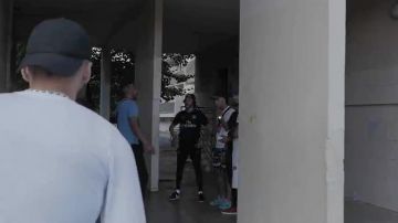 Shoes Nike Cortez black in the clip Naha NLP