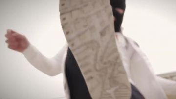 El par de Nike Air Max 90 Ultra 2.0 Essential en el vídeo Euphoria of Kalash Criminal