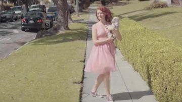 Shoes Converse low beige in the clip Happy de Pharrell Williams