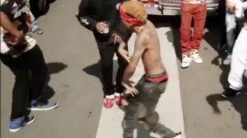 Sneakers Nike Air Jordan 1 RETRO HIGH OG in the clip, Roped Off of The Game