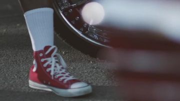 La paire de Converse Chuck Taylor All Star Red Hi dans le clip My Flag/Da Homies de The Game
