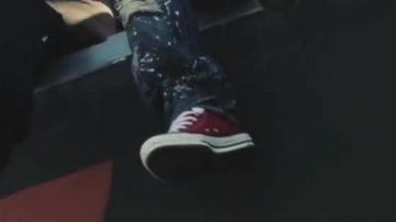 Converse Chuck Taylor All-Star Mid shoes en el video musical Let's Get It de Clyde Carson