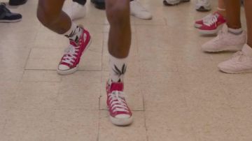 El par de Reebok Classic Leather en el video musical grandké de Moh