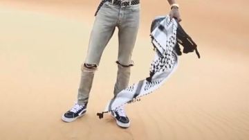 Les sneakers basses Vans Old Skool  noires dans le clip So much de Wiz Khalifa