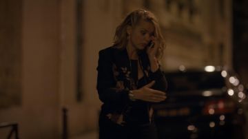 Chaqueta de flores de Virginie Efira en diez por ciento S02E01