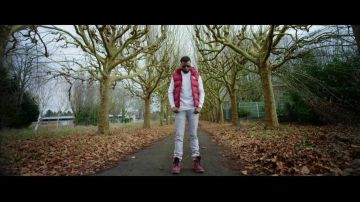 Les timberland rouge dans le clip En terrasse de Lefa