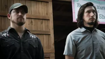 La chemise noire Ely Walker de Jimmy Logan (Channing Tatum) dans Lucky Logan