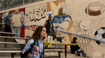 The bomber jacket Adidas by Alicia Clark (Alycia Debnam-Carey) in Fear The Walking Dead