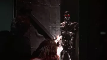 La réplique du Terminator T-800 (Arnold Schwarzenegger) dans Terminator