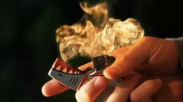 The lighter Zippo lighter John Allerdyce / Pyro (Aaron Stanford) in X-Men 2