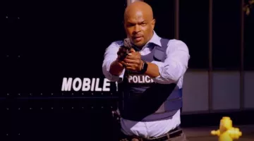 The watch Apple Watch of Roger Murtaugh (Damon Wayans) in Lethal Weapon