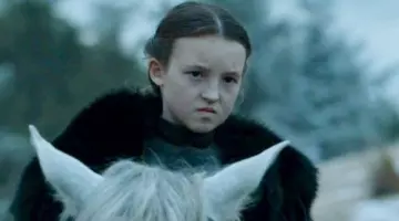 Le costume de Lyanna Mormont (Bella Ramsey) dans Game of Thrones S06E10