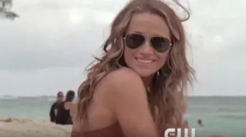 Glasses Quinn in The Brothers Scott (8x21)