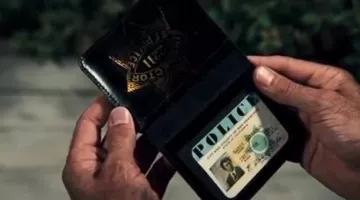 L'insigne de police de Harry Callahan (Clint Eastwood) dans L'Inspecteur Harry