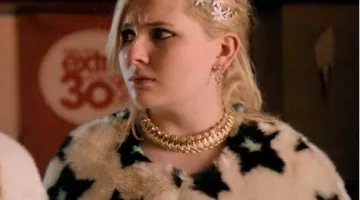 La capa de piel sintética #5 de Chanel en Scream Queens