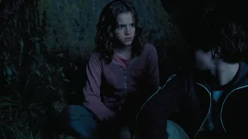 La sudadera con capucha rosa que lleva Hermione Granger (Emma Watson) en Harry Potter y el prisionero de Azkaban