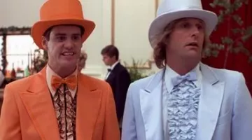 El esmoquin azul cielo que usa Harry (Jeff Daniels) en la película Dumb and Dumber