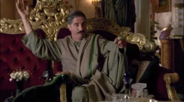 Le canapé rococo chez le Colonel Amanullah dans Kaboul Kitchen