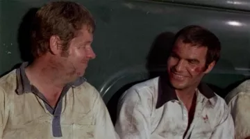 The uniform of the prisoner Paul Crewe (Burt Reynolds) in Full-mouth