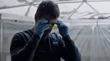 The glasses of Mark Watney (Matt Damon) in One on March.