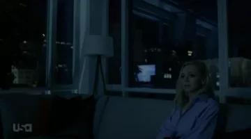 Lámpara de trípode de madera natural en Angela en Mr Robot