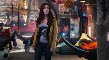 Chaqueta de cuero amarillo de April O'Neil (Megan Fox) en Ninja Turtles